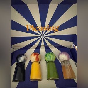 Harry Styles’ Pleasing The Hot Holiday Set